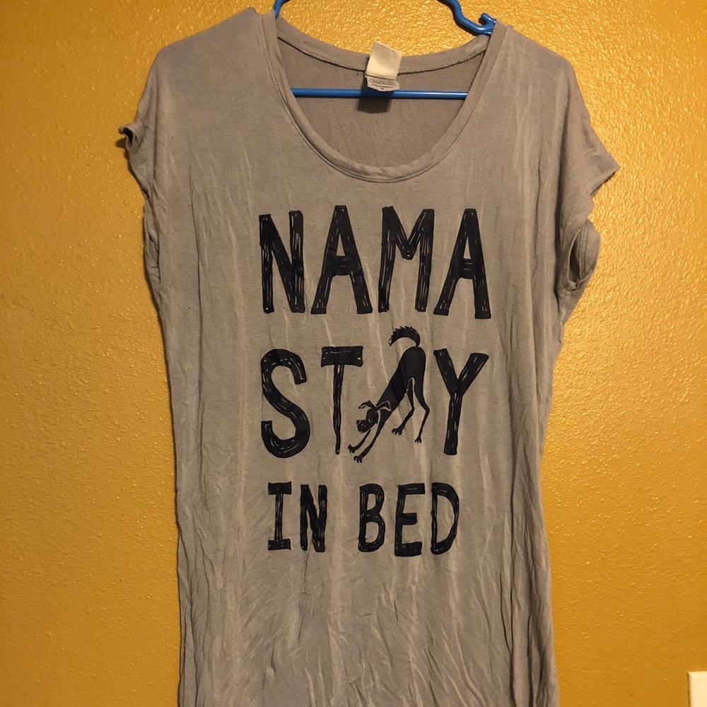 Cute long night shirt in great condition
